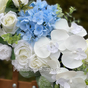 Ритуальный венок-кольцо Премиум 85см с голубыми гортензиями и белыми цветами