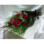 Ритуальный букет из 12 роз с оформлением