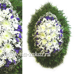 Траурный венок из белой хризантемы и синей статицы №70