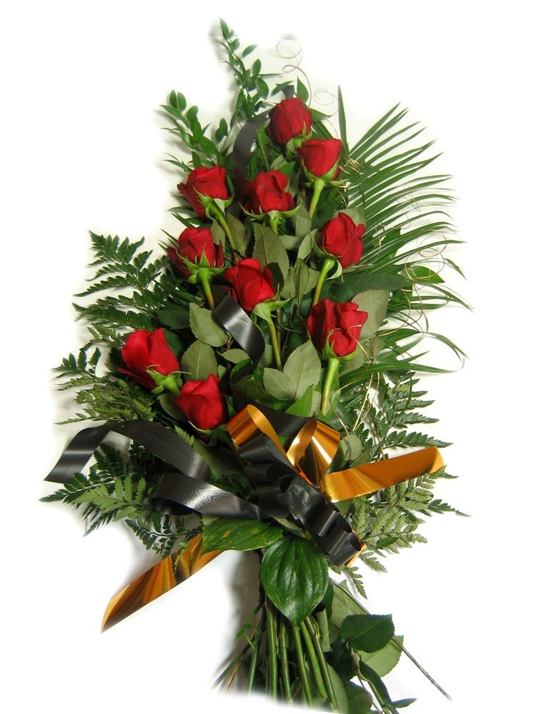 Букет на похороны из роз и зелени - Цветы на похороны