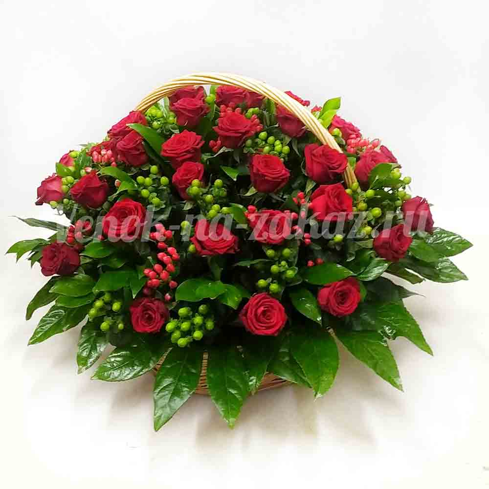 Заказать корзину с цветами - Корзина с розами на похороны "Роза-5"